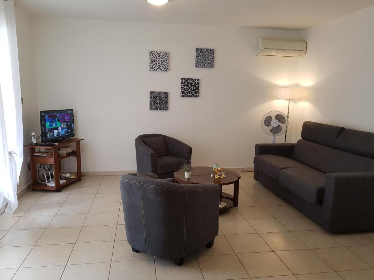 La Perle Marine Apartment Saint-Leu Bagian luar foto
